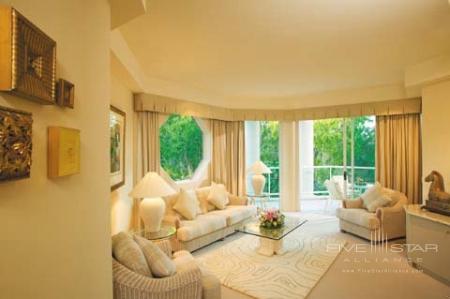 Villa Lounge Room - Individual Cream &amp; Gold Decor