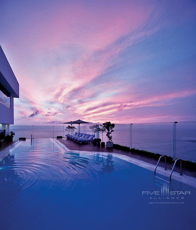 Miraflores Park Hotel Pool