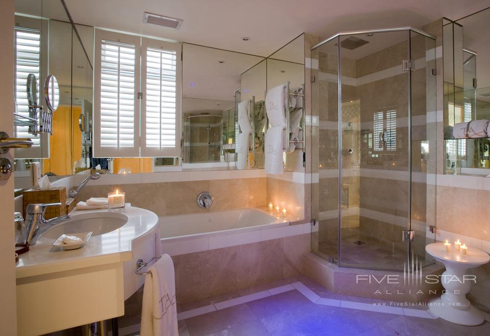Luxury Room Bath at Twelve Apostles Hotel