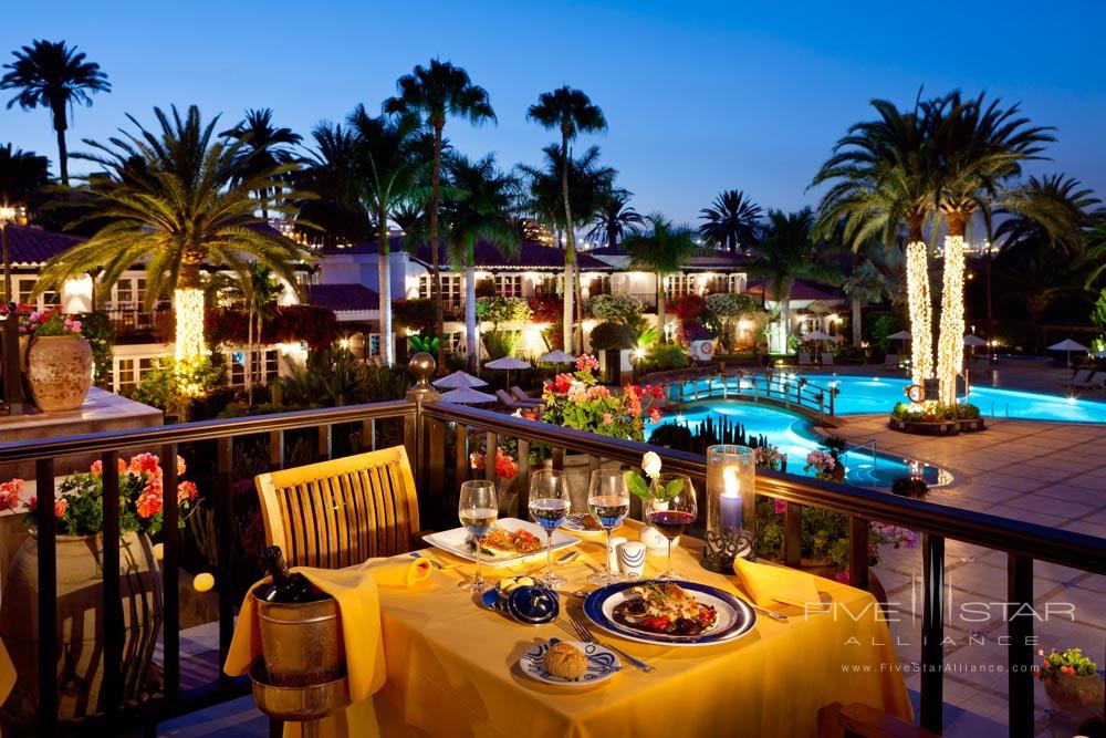 Dining Poolside at Seaside Grand Hotel Residencia