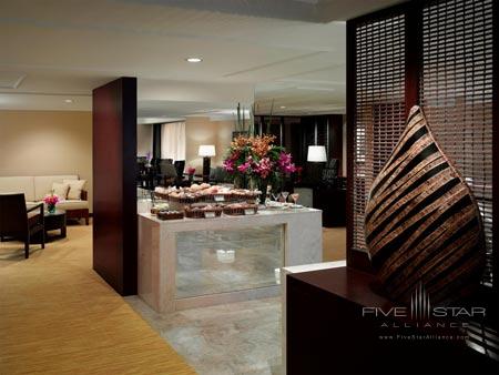 The Peninsula Manila - The Club Lounge