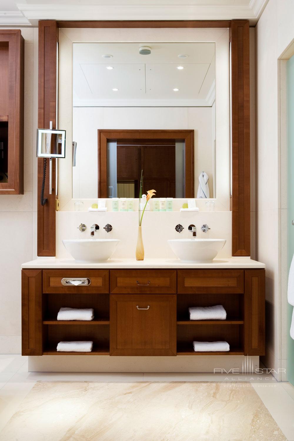 Deluxe Double Bath at Excelsior Hotel Ernst in Cologne, North-Rhein Westphalia, Germany