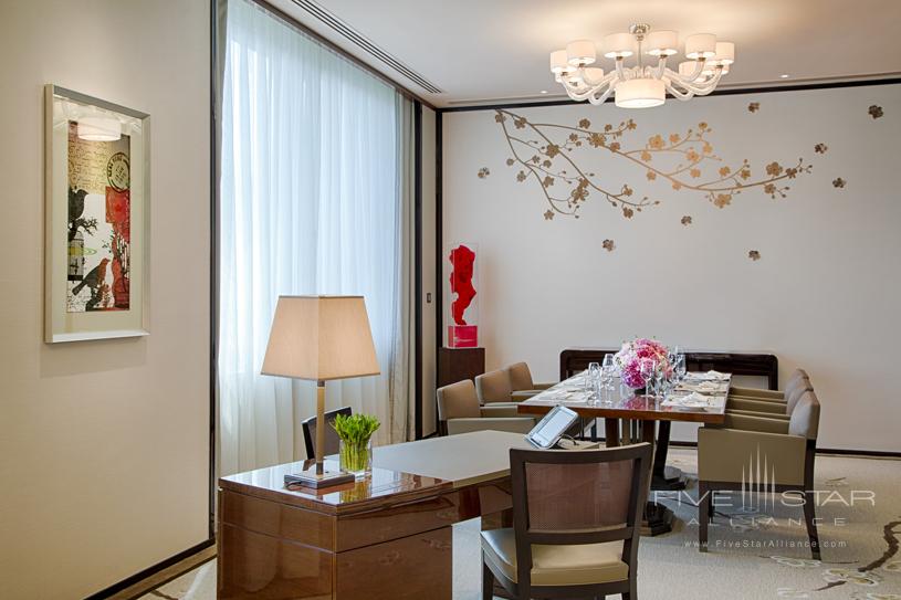 Photo Gallery for The Peninsula Hong Kong in Kowloon | Five Star Alliance