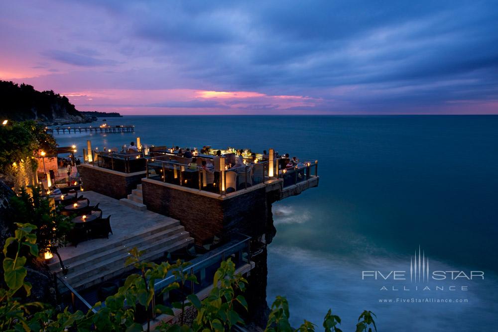 Located on natural rocks 14 meters above the Indian Ocean at the base of AYANA Resort and Spa Balis towering cliffsthis innovative open-top Bali bar is the island smost glam sunset and after-dark destination