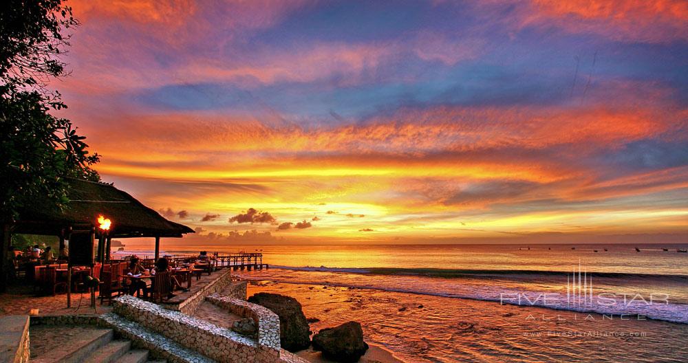 Kisik Bar and Grill on the beach at AYANA Resort and Spa, Bali