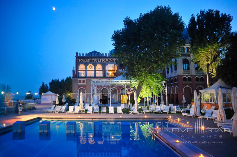 Hotel Excelsior Venice Pool by Night