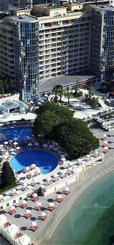 Le Meridien Beach Plaza