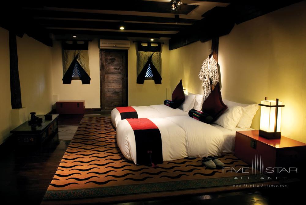 Tibetan Lodge Twin Bedroom at Banyan Tree Ringha