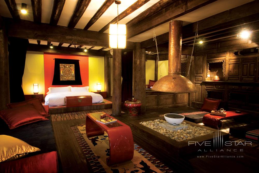 Tibetan Spa Suite Living Area at Banyan Tree Ringha