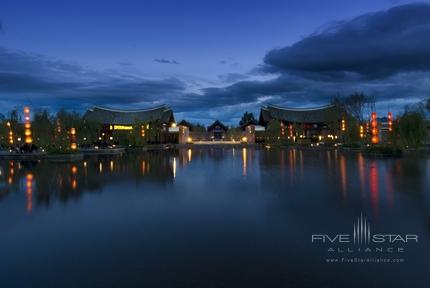 Banyan Tree Lijiang Exterior View at Night