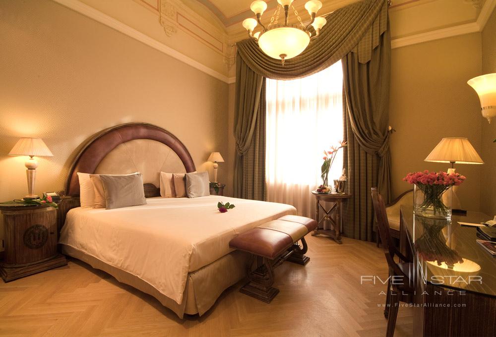 Guestroom at Carlo IV
