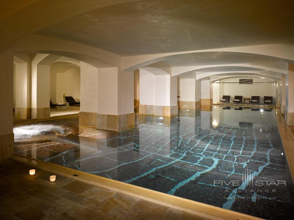 Indoor Pool at Carlo IV