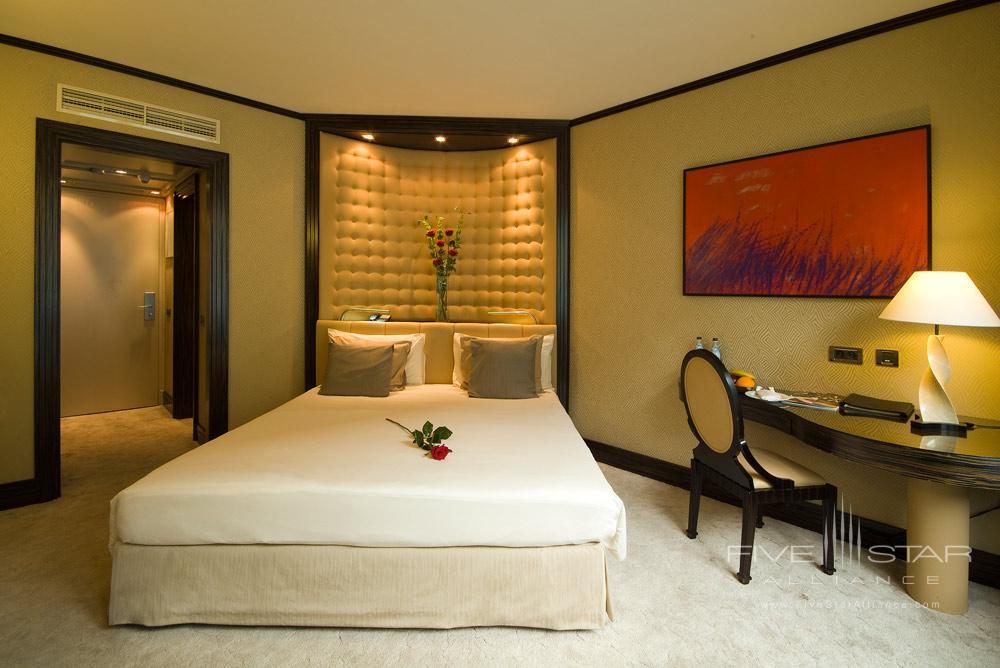 Guestroom at Carlo IV