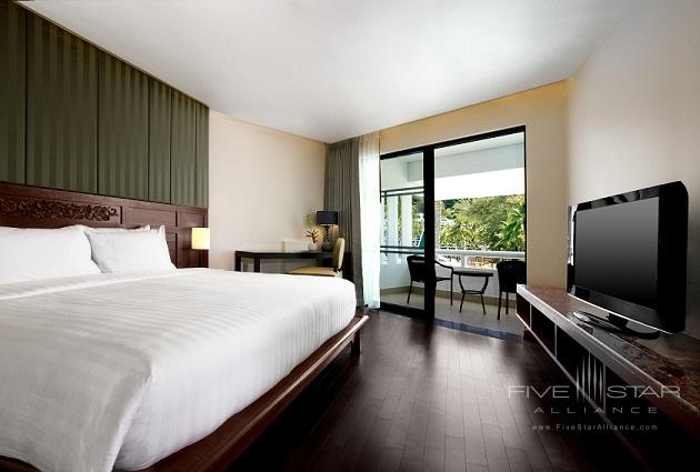 Le Meridien Phuket Beach Resort Oceanfront Deluxe Suite Bedroom