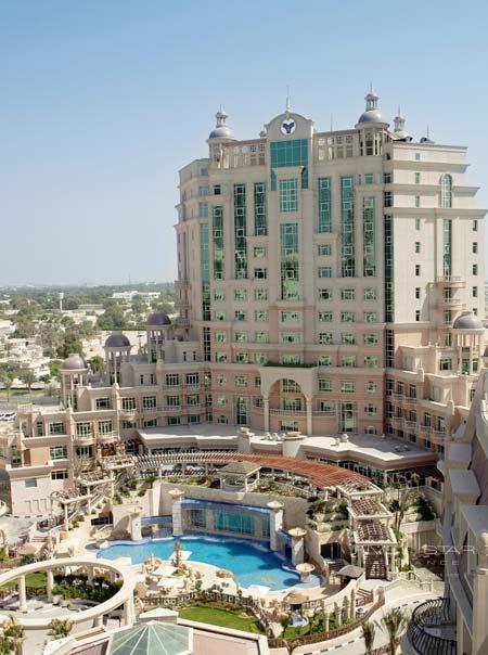 Al Murooj Rotana Hotel and Suites