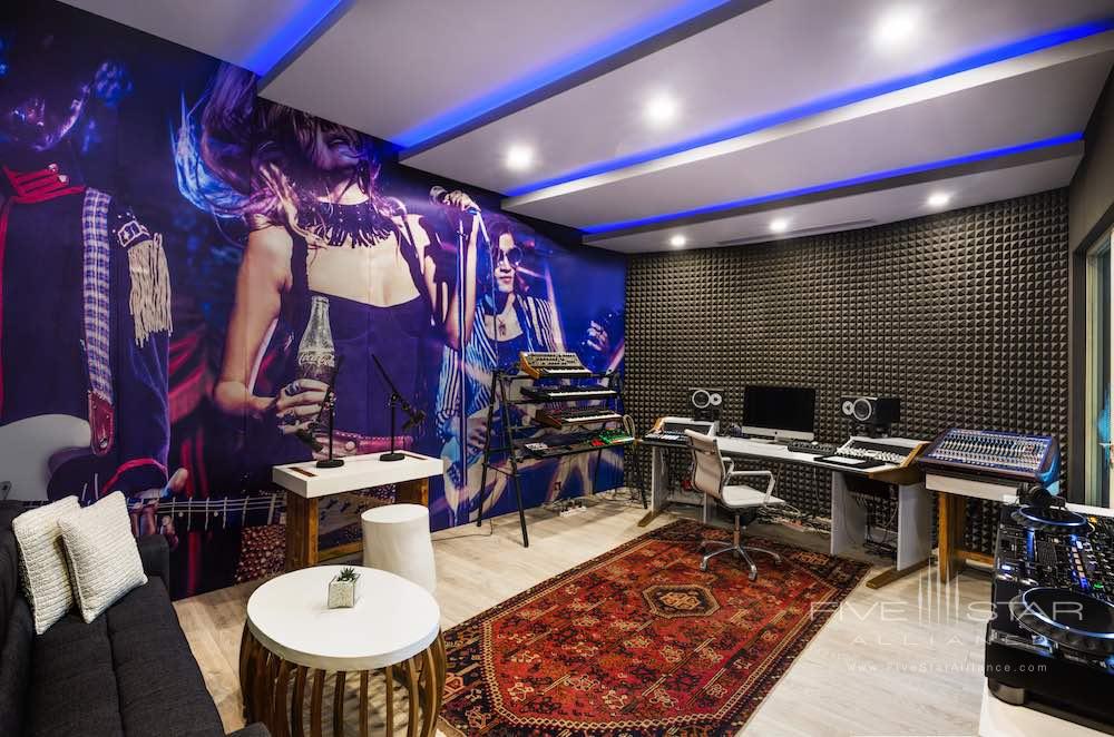 The first W Sound Suite is at the W Retreat &amp; Spa Bali - Seminyak. It is a privatesoundproof recording studio and writing room available to both professional musicians and hotel guests. There is also a private vocal booth overlooking the properties tropical garden.
