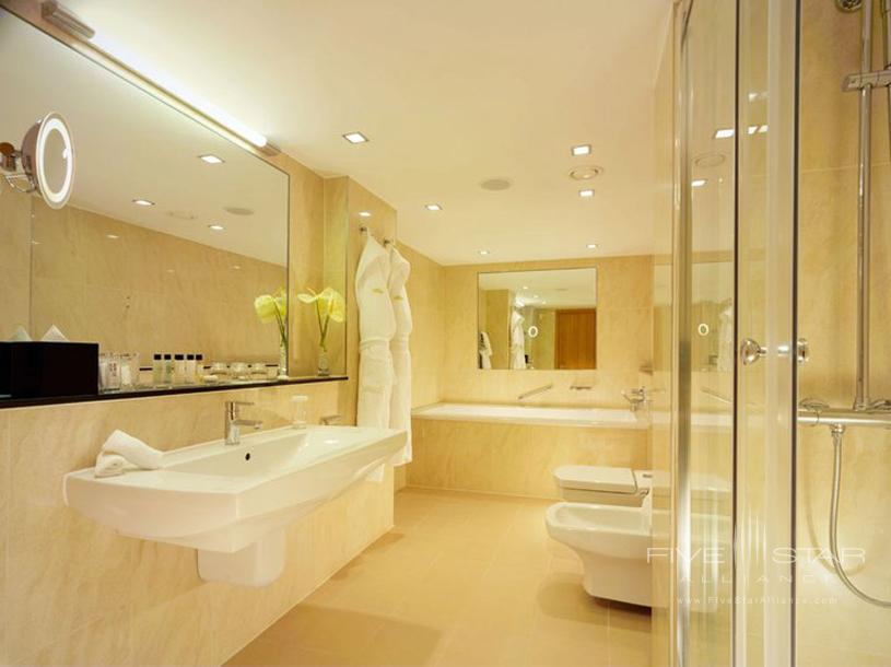 Royal Garden Hotel