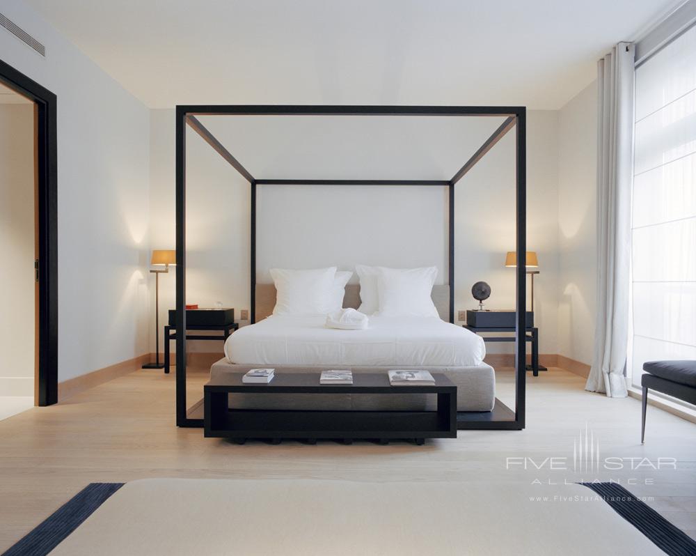 La Reserve Paris Guestroom