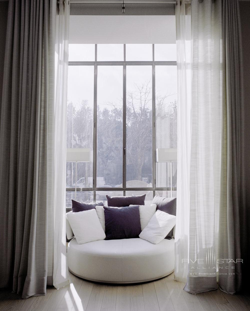 La Reserve Paris Guest Room Window Lounge