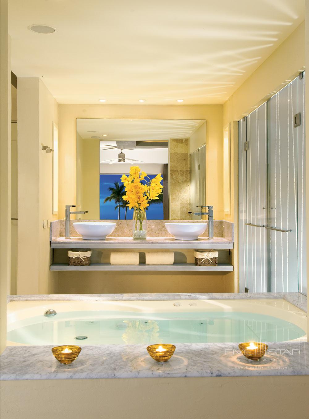 Jacuzzi in Junior Suite at Secrets Silversands Riviera Cancun