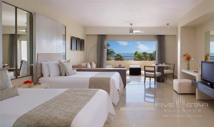 Preferred Club Junior Suite with Ocean Front and Double Bed at Secrets Silversands Riviera Cancun
