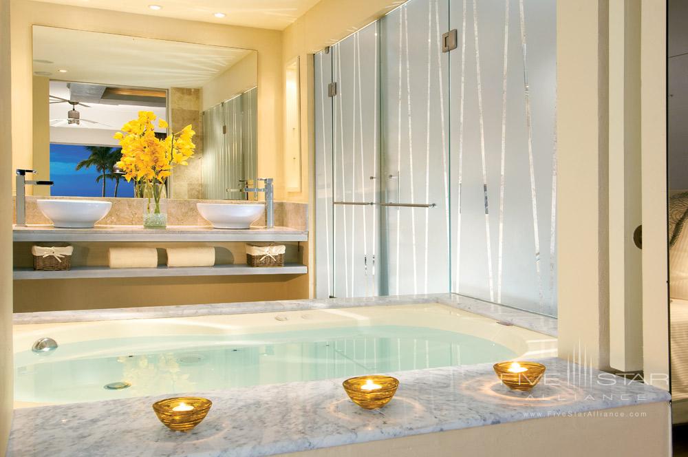 Full Bathroom in Junior Suite at Secrets Silversands Riviera Cancun