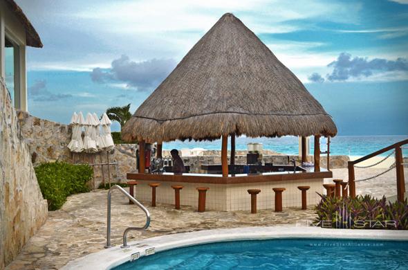 Bar at Grand Park Royal Cancun Caribe