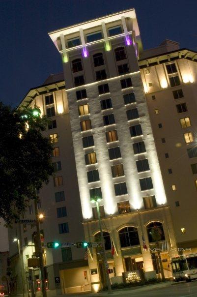 Hotel Contessa Riverwalk at night