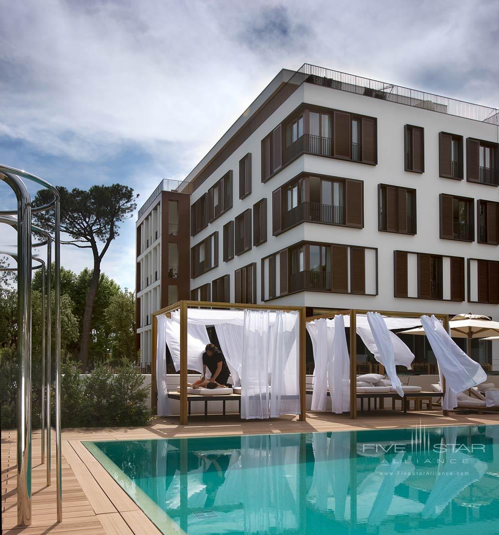 Outdoor Pool and Lounge at Principe Forte dei Marmi Forte dei Marmi, Italy