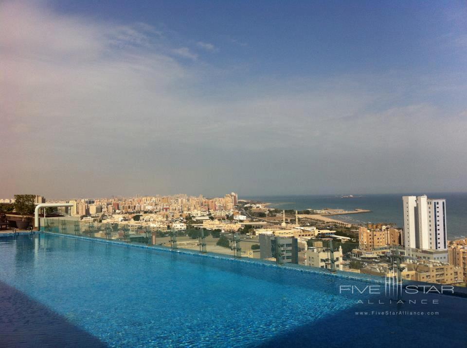 Al Manshar Rotana Hotel Rooftop Infinity Pool
