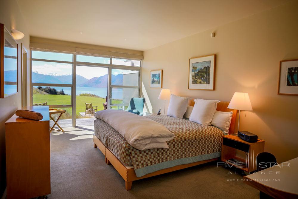 Deluxe Room with Lake and Mountain View at Whare Kea