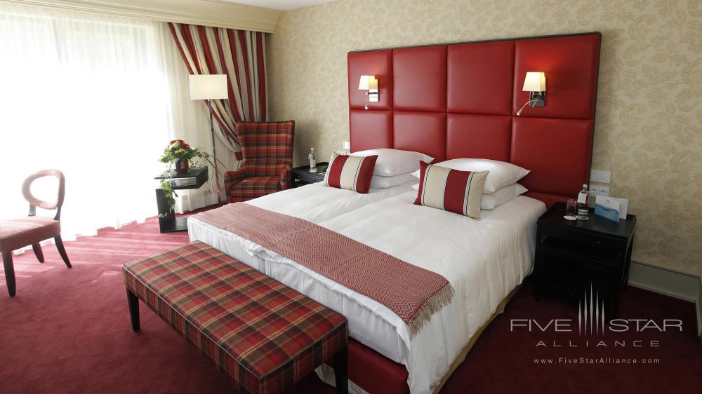 Deluxe Red Rooom at Kempinski Hotel Gravenbruch