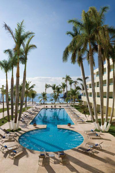 Pool at Dreams Huatulco Resort and Spa