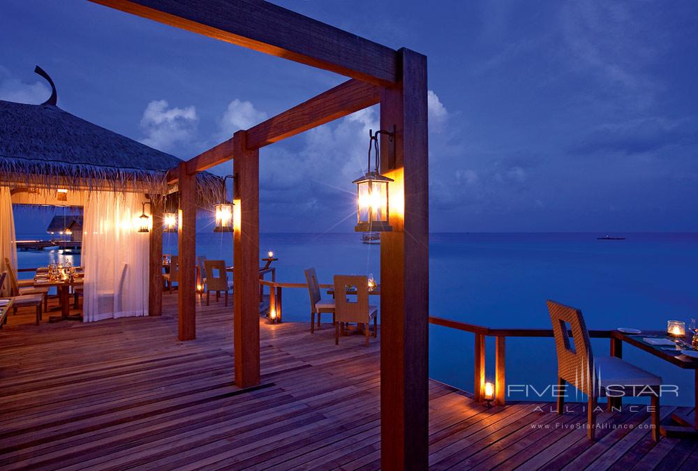 Constance Moofushi Resort Manta Restaurant.