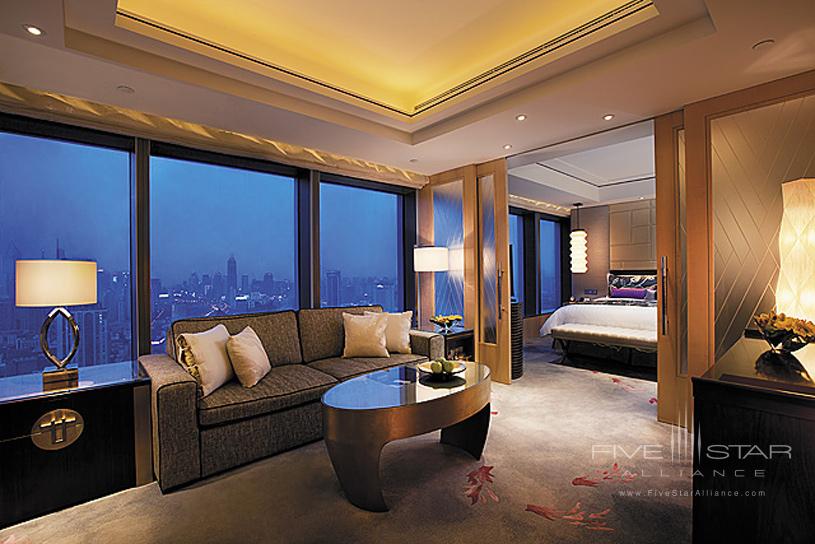 Jing An Shangri-La Hotel Guest Room