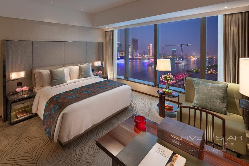Deluxe River King Room at The Shanghai Pudong