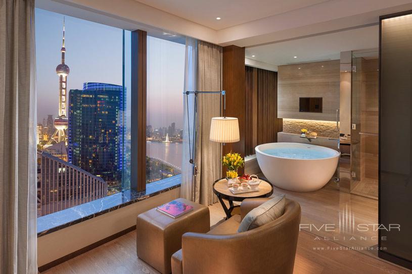 Mandarin River Room Bath at The Shanghai Pudong