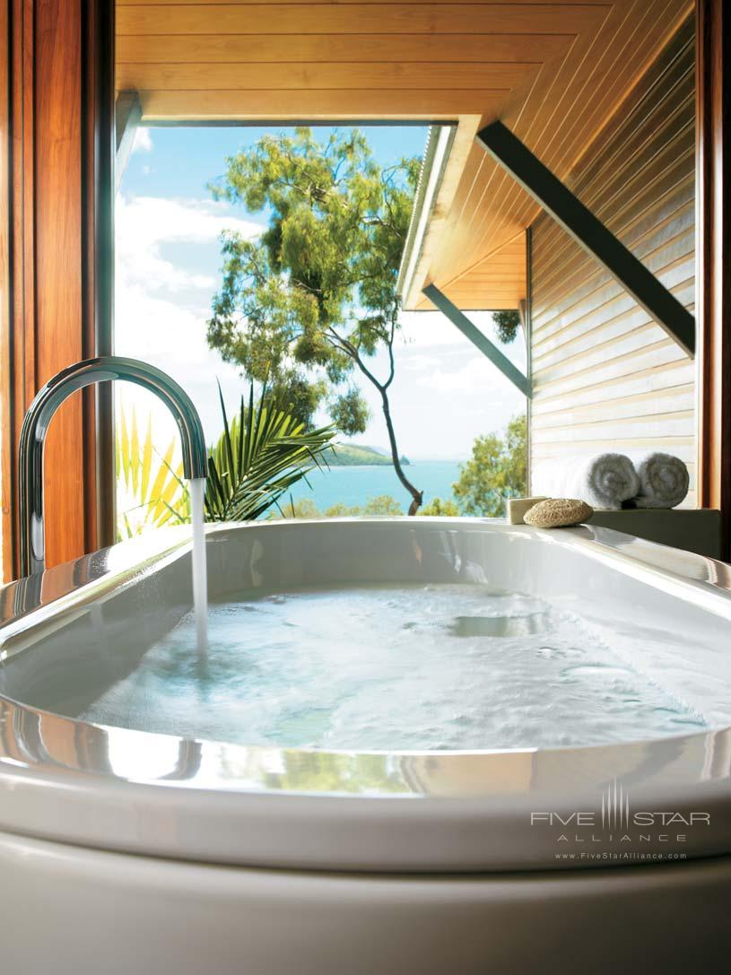 Windward Bath at Qualia