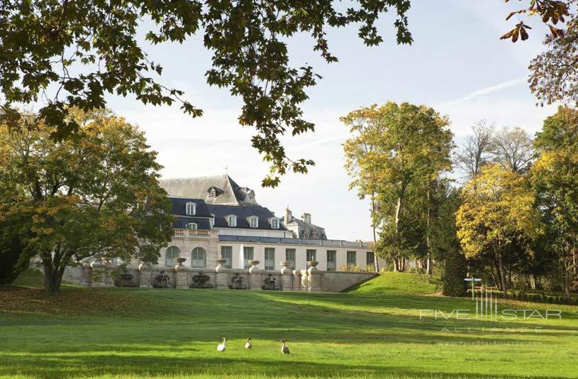 Exterior of The Auberge du Jeu De Paume Hotel