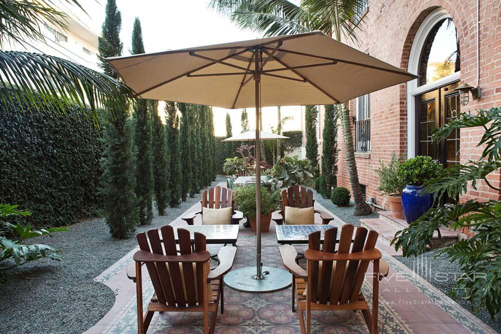 Courtyard at Palihouse Santa Monica