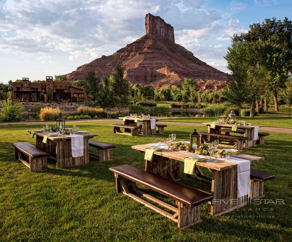 Outdoor Picnic Area at Gateway Canyons Resort and Spa