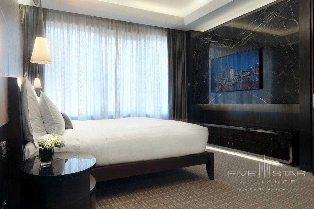 Tang Un Tien Guest Room at Singapore Marriott Hotel