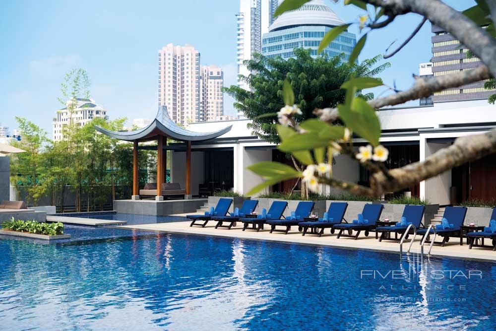Pool at The Singapore Marriott Hotel