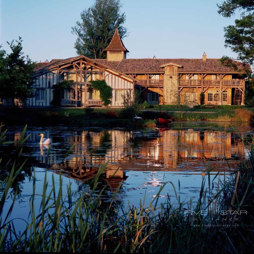 Les Sources de Caudalielocated among the vineyards of Chateau Smith Haut Lafitte in Bordeaux-Martillac