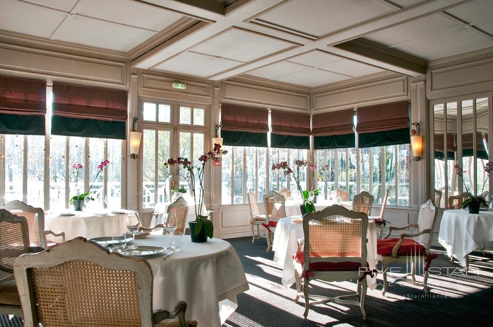 Set in a former orangerymodelled on an ornamental18th-century glasshouseLa GrandVigne restaurant invites you to savour the chefs brilliantwell-grounded cuisine at Les Source de Caudalie, Bordeaux-Martillac