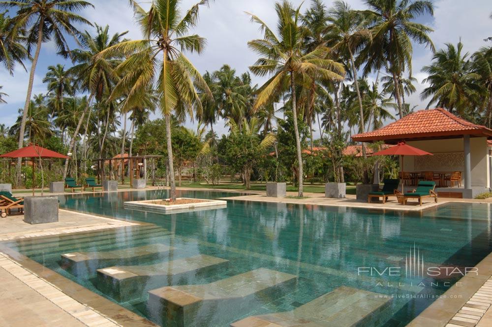 Swimming Pool with Built In Jacuzzi at Serene Pavillions