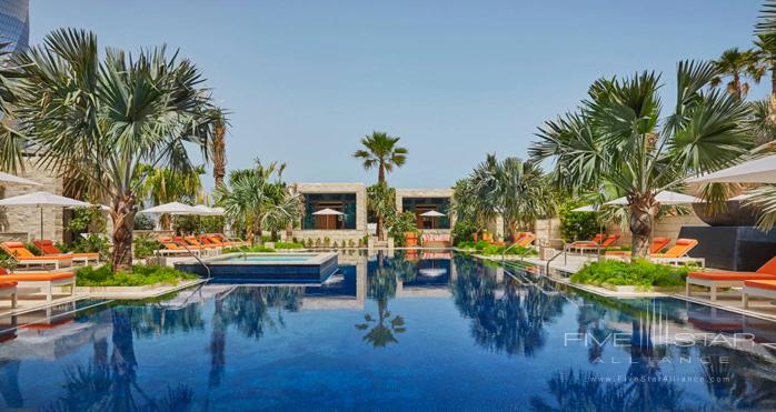 Four Seasons Hotel Bahrain Bay Azure Pool