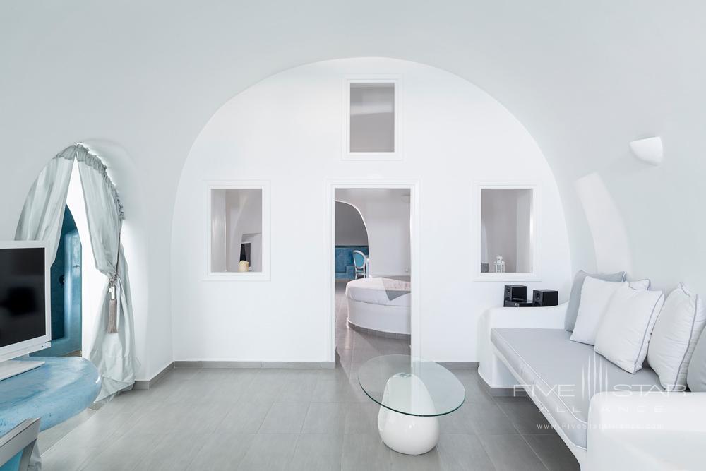 Deluxe Plunge Pool &amp; Indoor Jacuzzi Suite Living AreaPegasus Suites and Spa, Santorini