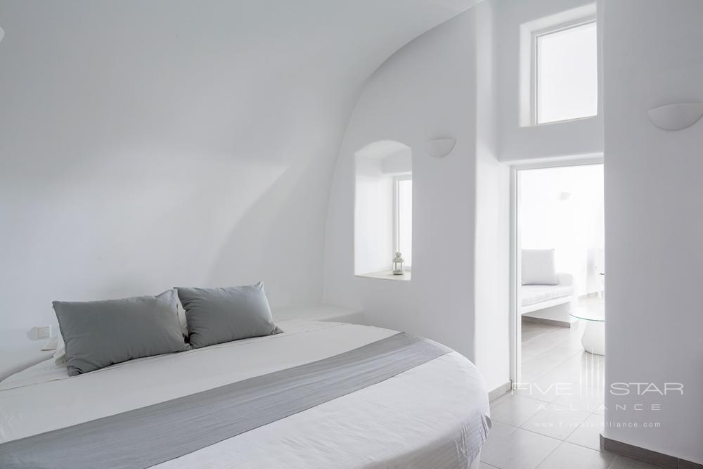 Deluxe Plunge Pool &amp; Indoor Jacuzzi Suite BedroomPegasus Suites and Spa, Santorini