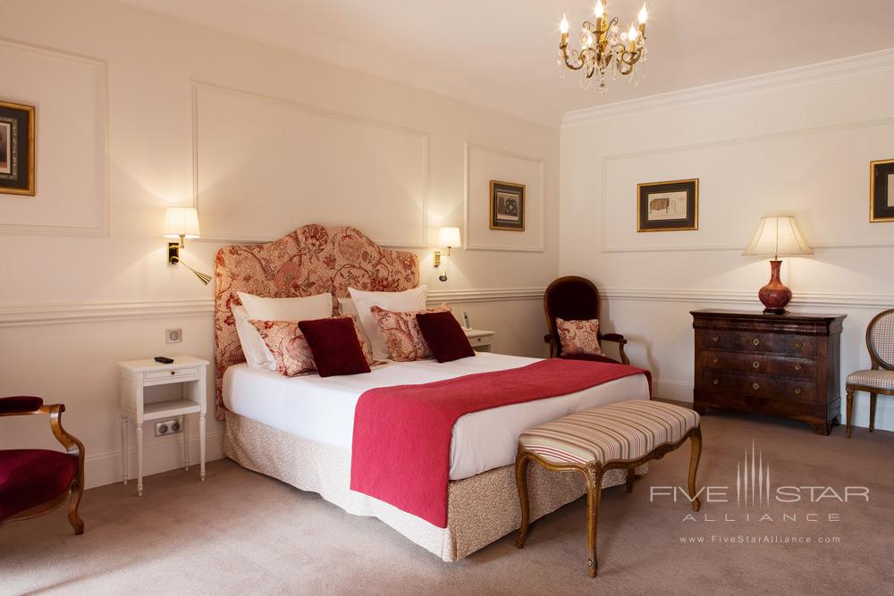 Guestroom at Chateau des Vigiers, Monestier-Dordogne, France